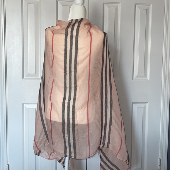 Lightweight scarf wrap peach black white red - Picture 2 of 3